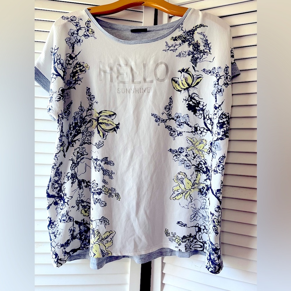 Women’s blouse